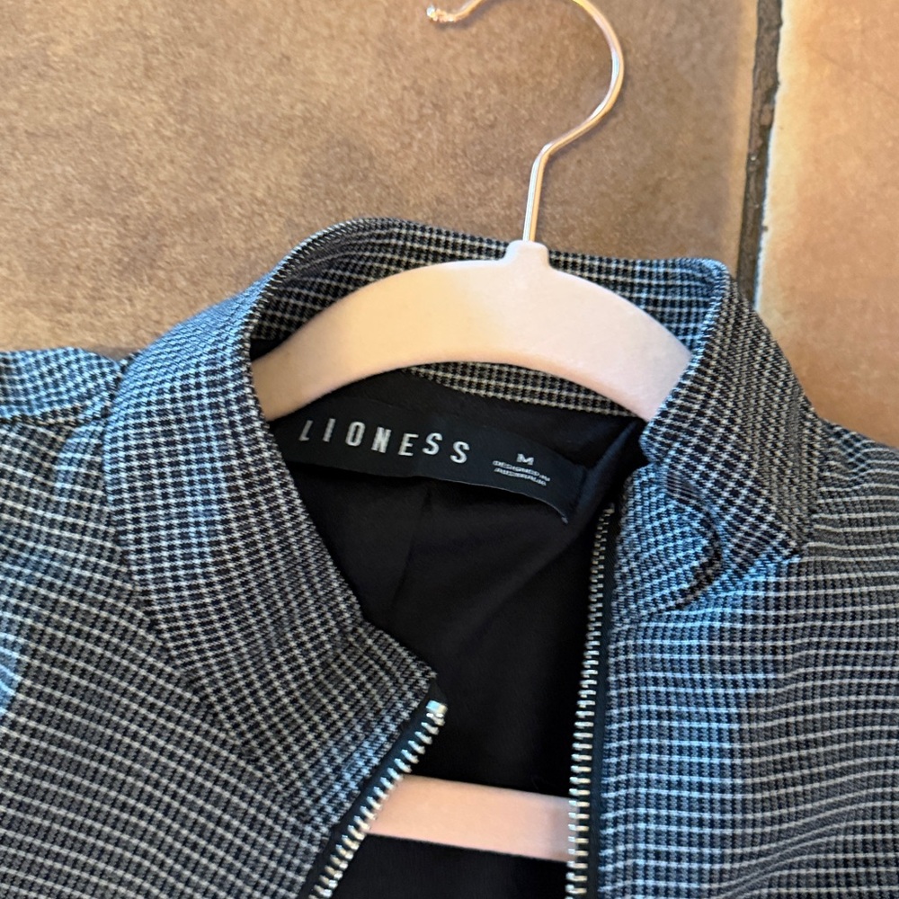 LIONESS Eclipse Jacket & Mini Shorts - Picture 14 of 16